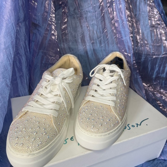 Betsy Johnson Sidney Ivory sneaker size 8.5. NWOT. - Picture 8 of 8